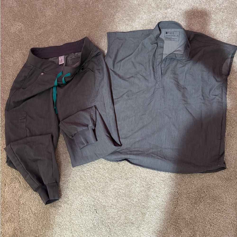 Figs Gray Scrubs/ Rafaela Top/ Zamora Bottom